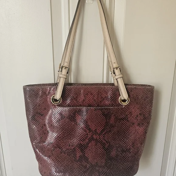Michael KORS JET SET MAROON SNAKESKIN TOTE 🌼🌾 - Picture 3 of 8